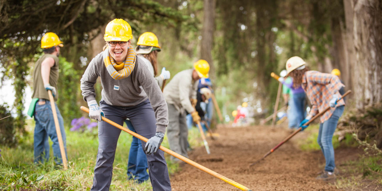 Stewardship Trail Volunteers in Fort Miley