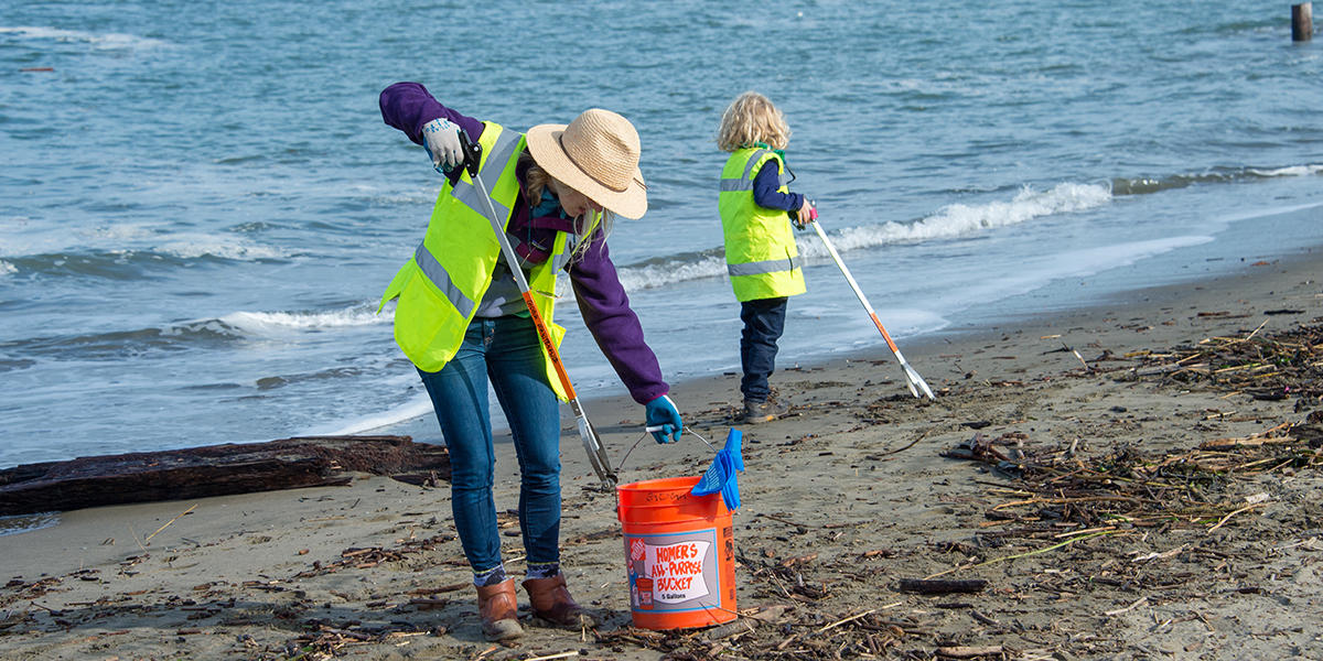 Coastal Cleanup Day 2014: Let’s Make Trash Extinct | Golden Gate ...