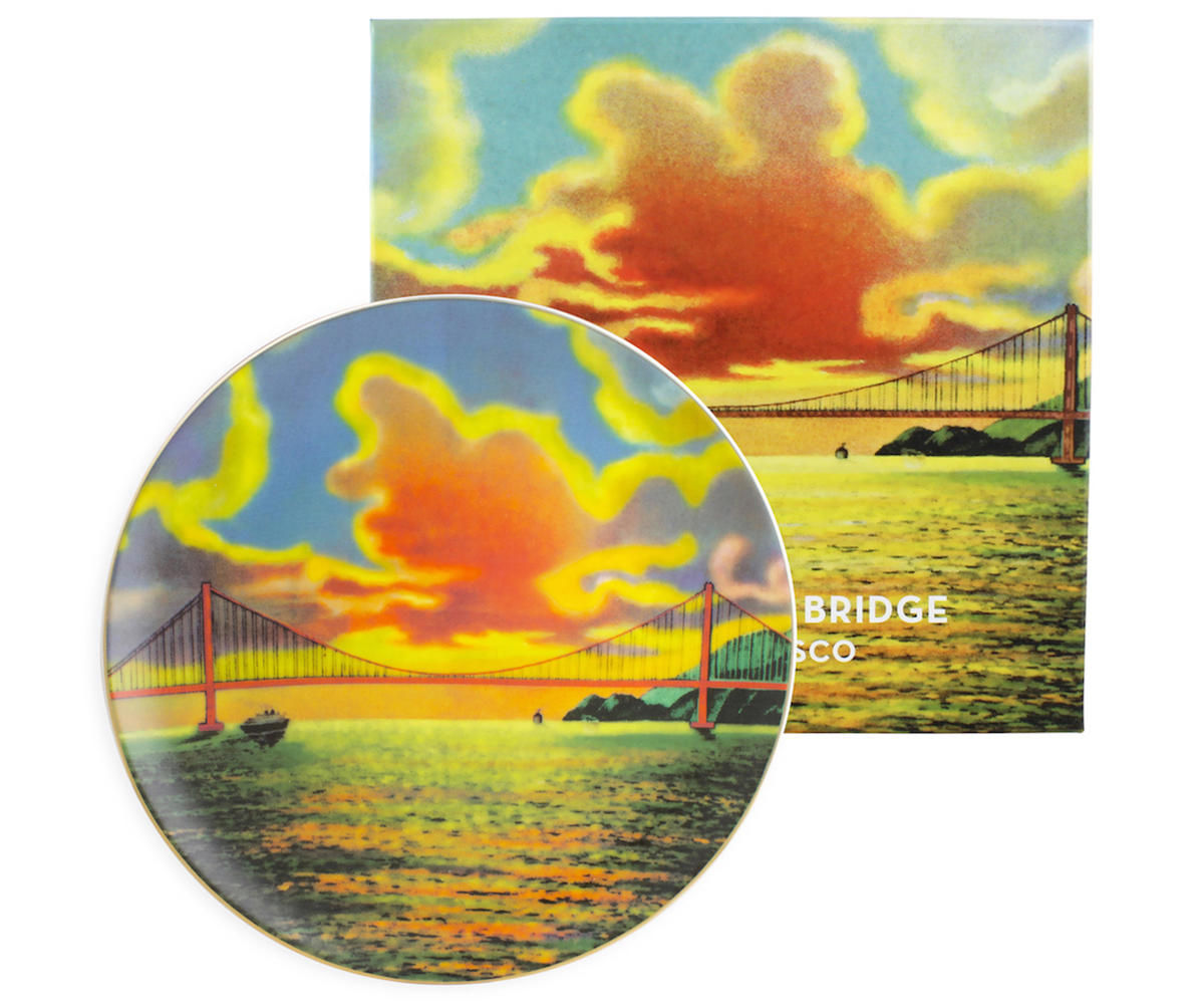 Serving plate featuring a vintage image of San Francisco.