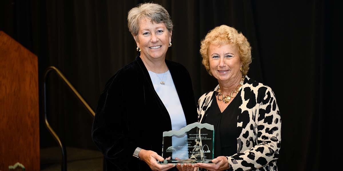 Chris Lehnertz (left) with her award’s namesake, former National Park Service Director Fran Mainella, at the Hartzog awards ceremony