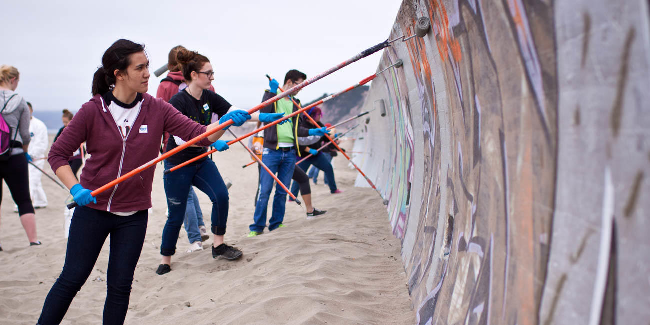 Golden Gate Maintenance Volunteers at Ocean Beach