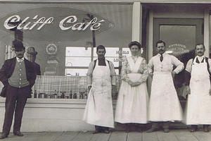 Koch-Cliff Cafe & staff c1912