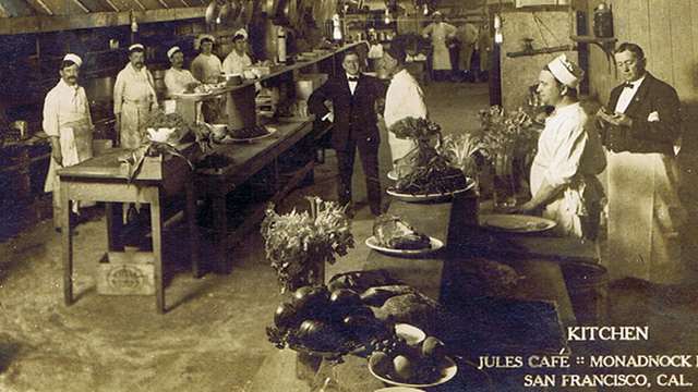 Koch-Jules Cafe kitchen