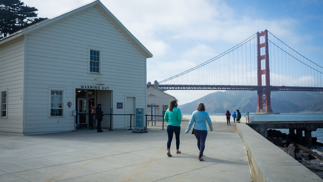 Warming Hut in front of the Golden Gate Bridge