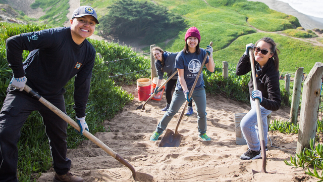 Volunteers at the sand ladder at Fort Funston