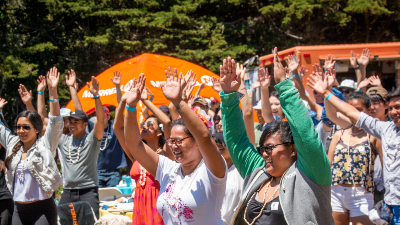 LAEN_20180602_67_RCW-2_2x1.jpg Hands in the air