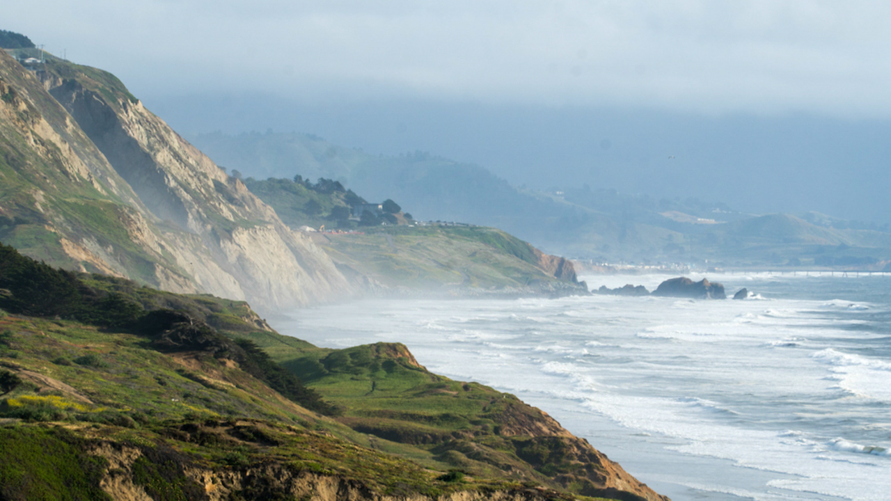 Fort Funston cliffs on a misty day