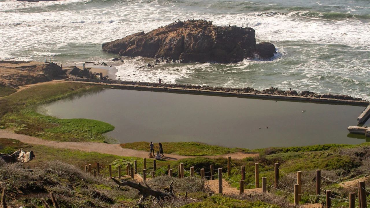 Stairway down to Sutro Baths 