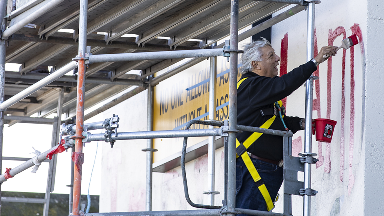 ALCA_20191120_PMM_1486.jpg main paints on building