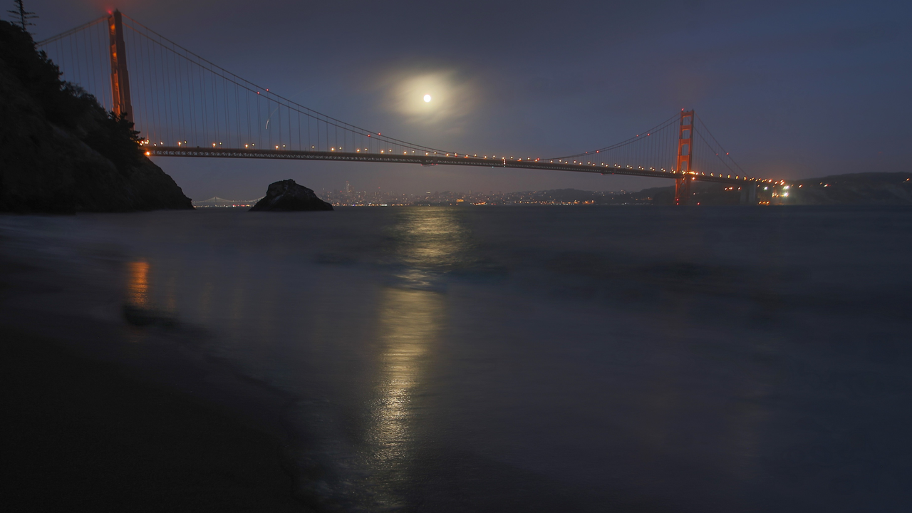 IMG_1404_2x1.jpg This bridge, this view