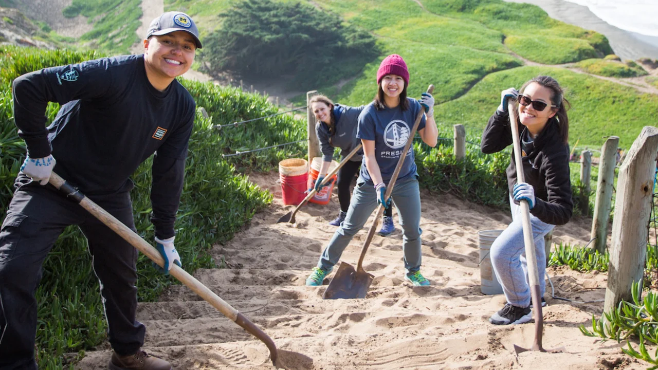 Volunteers at the sand ladder at Fort Funston