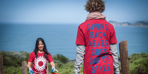 Volunteers at Presidio Bluffs